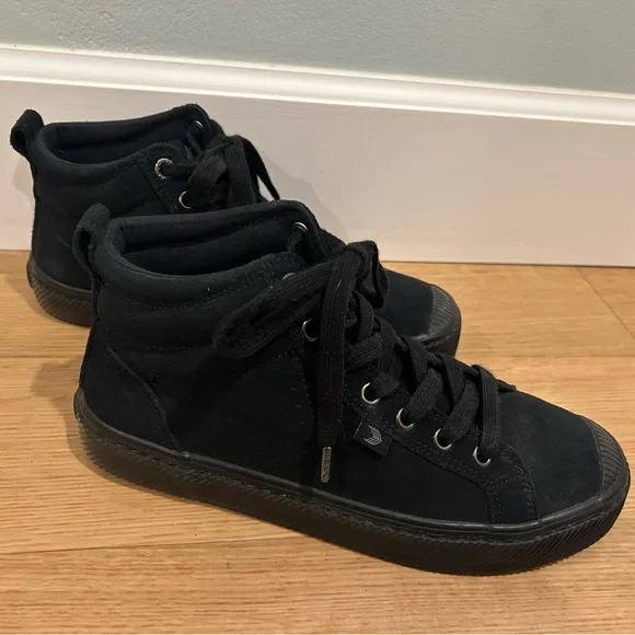 Cariuma OCA High All Black Suede Sneaker Women - Women / All Black / 8 x 1 - Picture 9 of 9